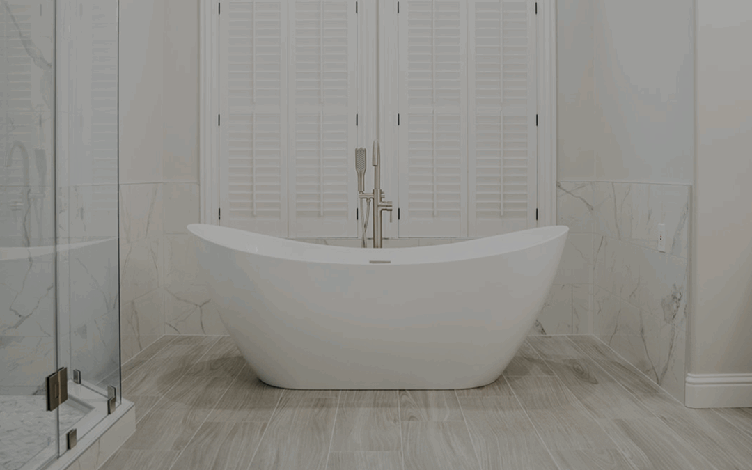 Elegant master Bathroom with Marble like tile